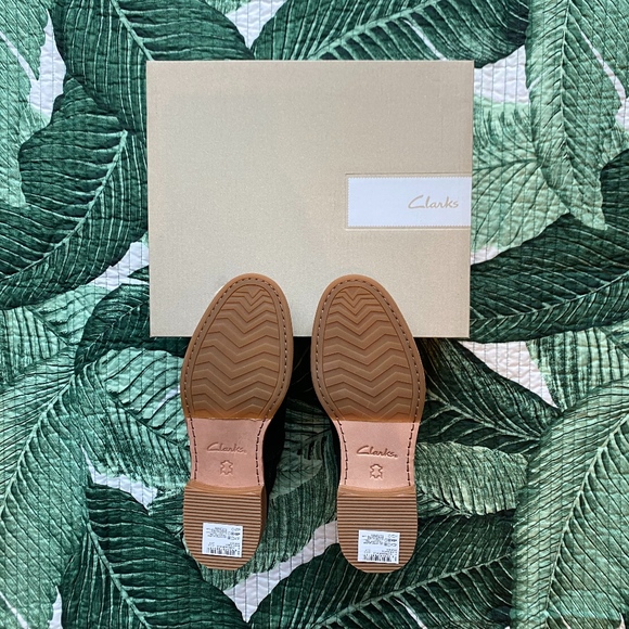 New Never Worn Clark Boots - Picture 6 of 8